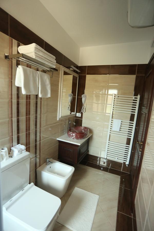 Vila Dante Boutique Hotel Tushemisht المظهر الخارجي الصورة